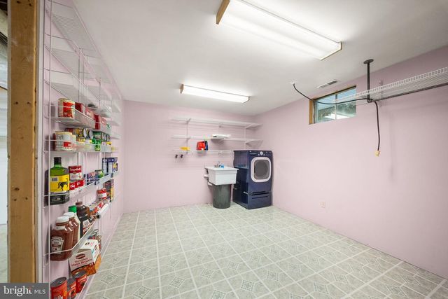 99 FOX LN, White Post, VA 22663