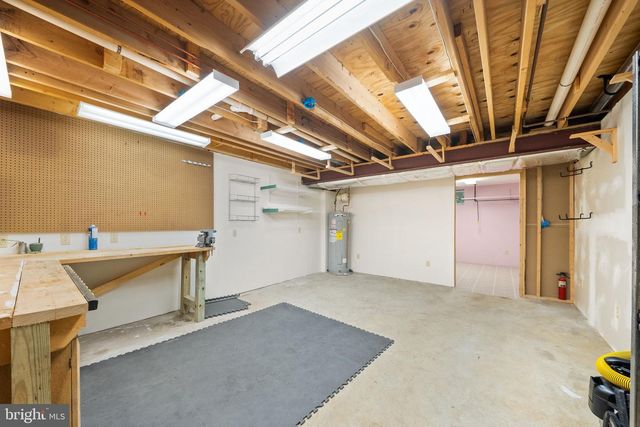 99 FOX LN, White Post, VA 22663