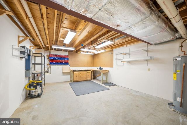 99 FOX LN, White Post, VA 22663