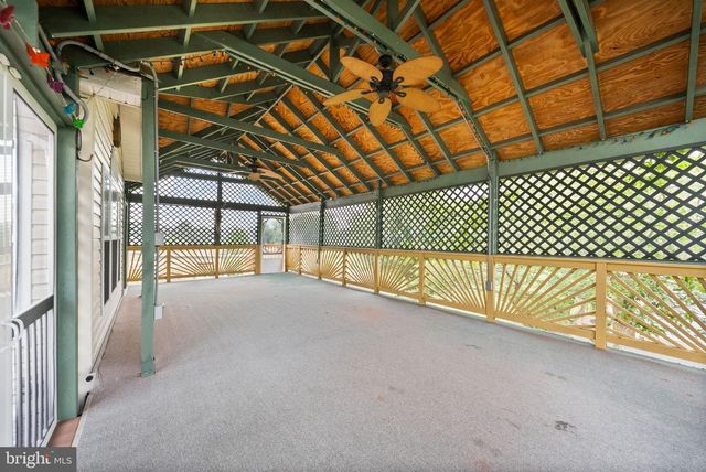 99 FOX LN, White Post, VA 22663