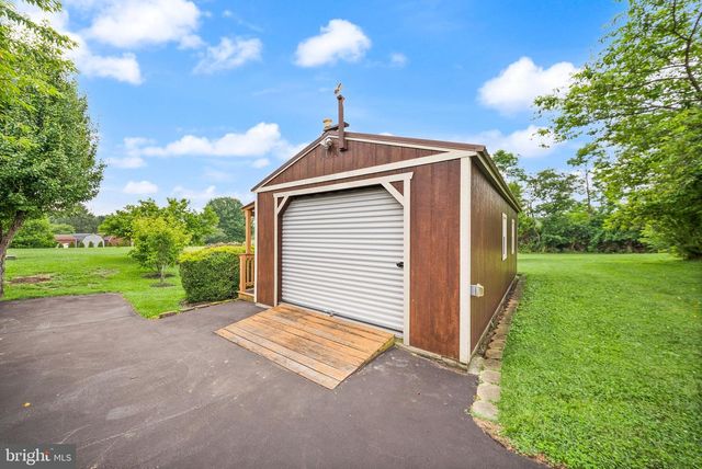 99 FOX LN, White Post, VA 22663