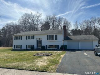 85 Rolling Ridge Road, Hamden, CT 06518