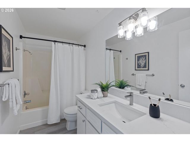 4547 Nw TUMALO Ct, Portland, OR 97229
