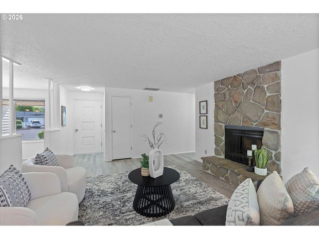 4547 Nw TUMALO Ct, Portland, OR 97229