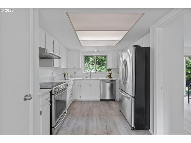4547 Nw TUMALO Ct, Portland, OR 97229