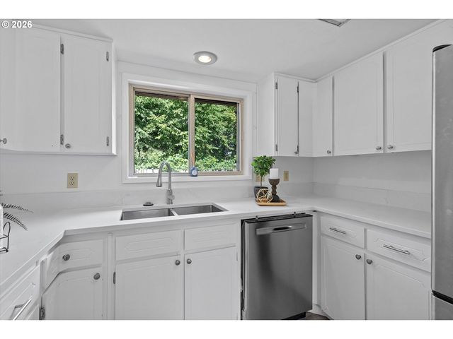 4547 Nw TUMALO Ct, Portland, OR 97229