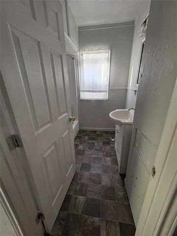 133 E Vanderbilt Dr, Corpus Christi, TX 78415