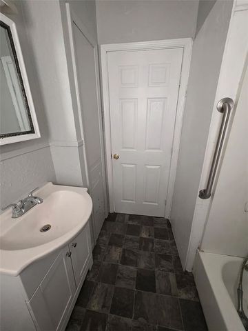 133 E Vanderbilt Dr, Corpus Christi, TX 78415