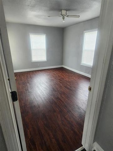 133 E Vanderbilt Dr, Corpus Christi, TX 78415