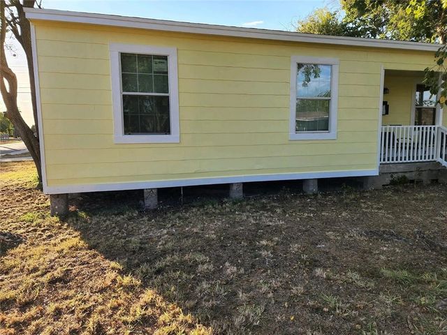 133 E Vanderbilt Dr, Corpus Christi, TX 78415