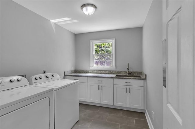 135 London Berry Court, Tyrone, GA 30290