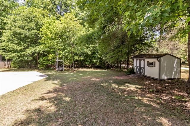 135 London Berry Court, Tyrone, GA 30290