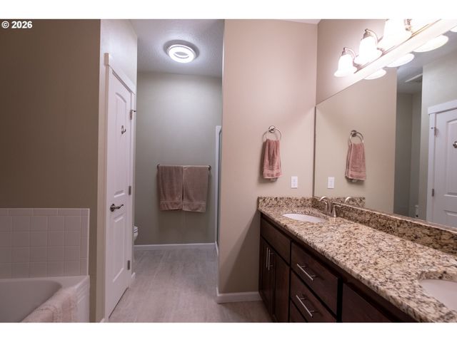 786 NORTH VIEW Dr, Winchester, OR 97495