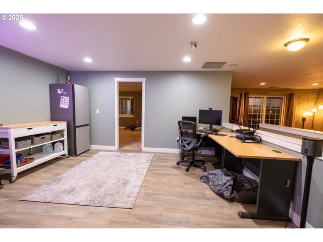 786 NORTH VIEW Dr, Winchester, OR 97495