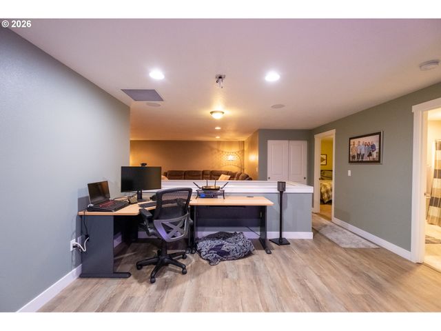 786 NORTH VIEW Dr, Winchester, OR 97495