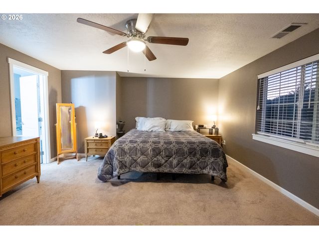 786 NORTH VIEW Dr, Winchester, OR 97495