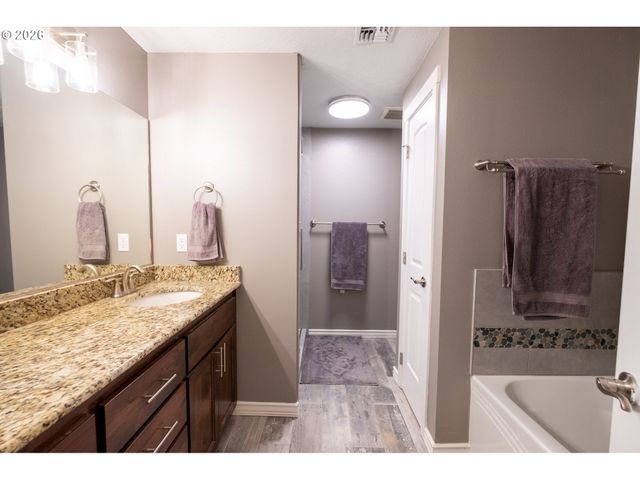 786 NORTH VIEW Dr, Winchester, OR 97495