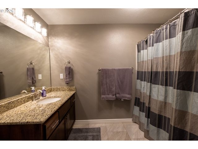 786 NORTH VIEW Dr, Winchester, OR 97495