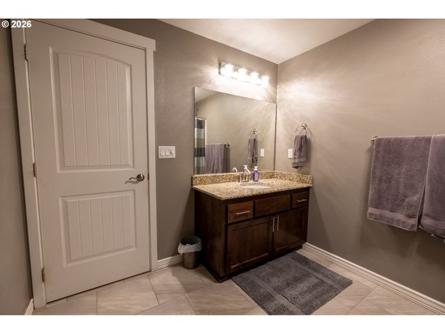 786 NORTH VIEW Dr, Winchester, OR 97495