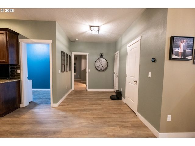 786 NORTH VIEW Dr, Winchester, OR 97495