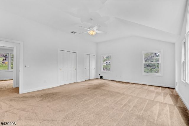 15 Linda Ln, Green Brook Twp., NJ 08812