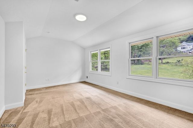 15 Linda Ln, Green Brook Twp., NJ 08812