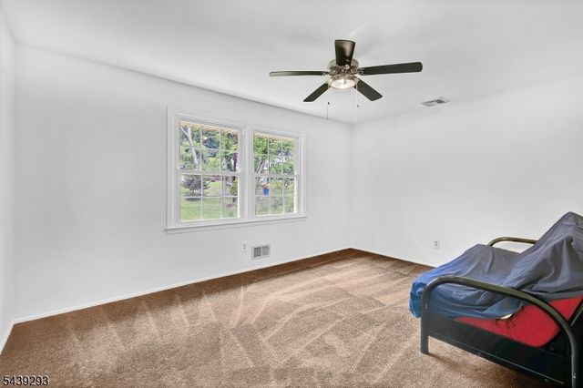 15 Linda Ln, Green Brook Twp., NJ 08812