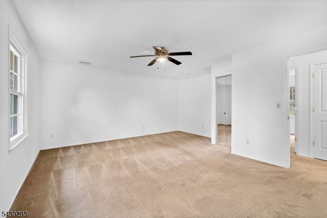 15 Linda Ln, Green Brook Twp., NJ 08812