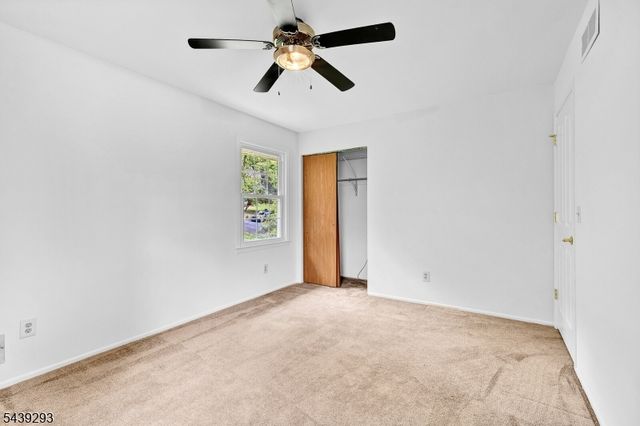 15 Linda Ln, Green Brook Twp., NJ 08812