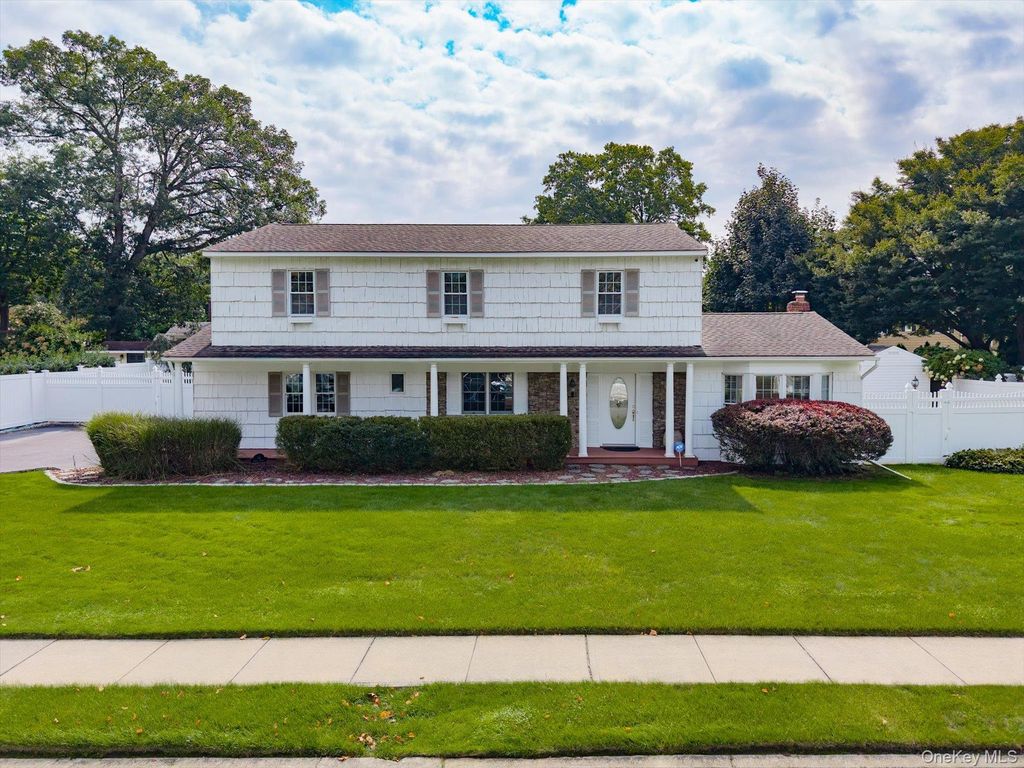 14 Osage Drive, Huntington Station, NY 11746 — exterior