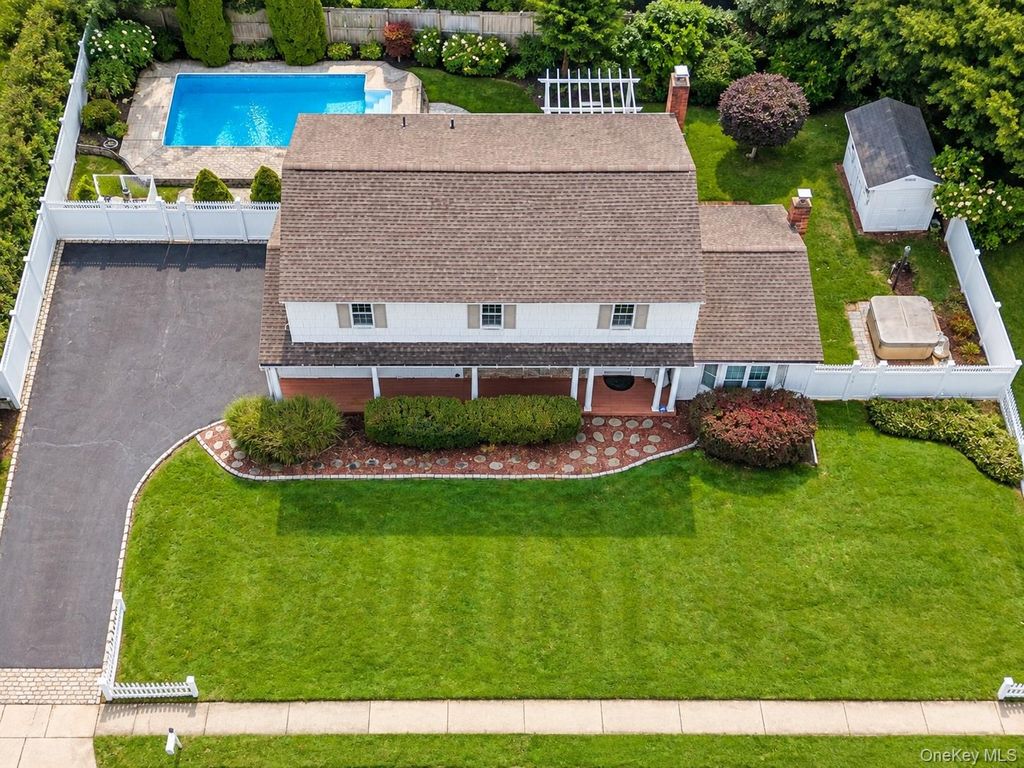 14 Osage Drive, Huntington Station, NY 11746 — photo 2