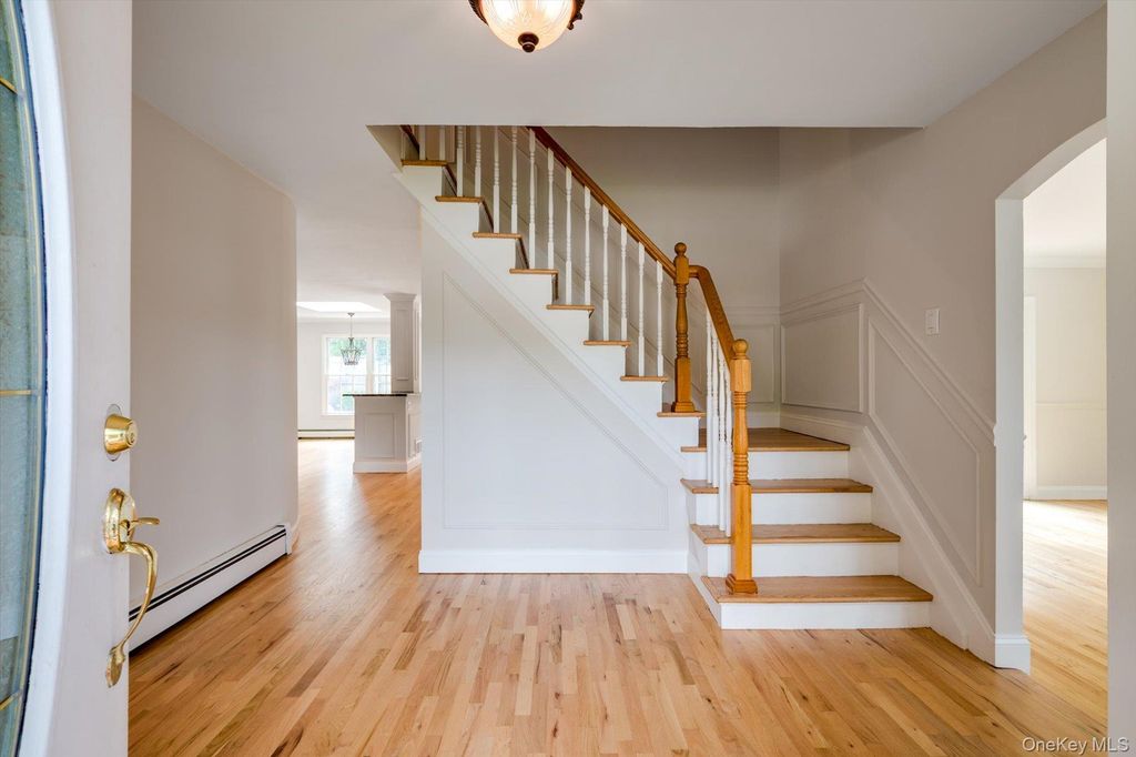 14 Osage Drive, Huntington Station, NY 11746 — photo 3