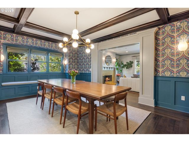 6228 Sw SWEETBRIAR Ct, Portland, OR 97221