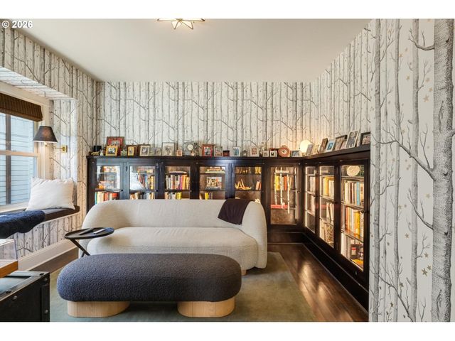 6228 Sw SWEETBRIAR Ct, Portland, OR 97221