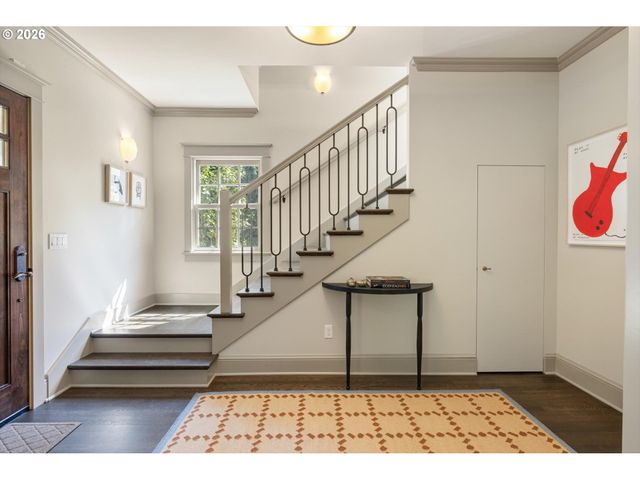 6228 Sw SWEETBRIAR Ct, Portland, OR 97221