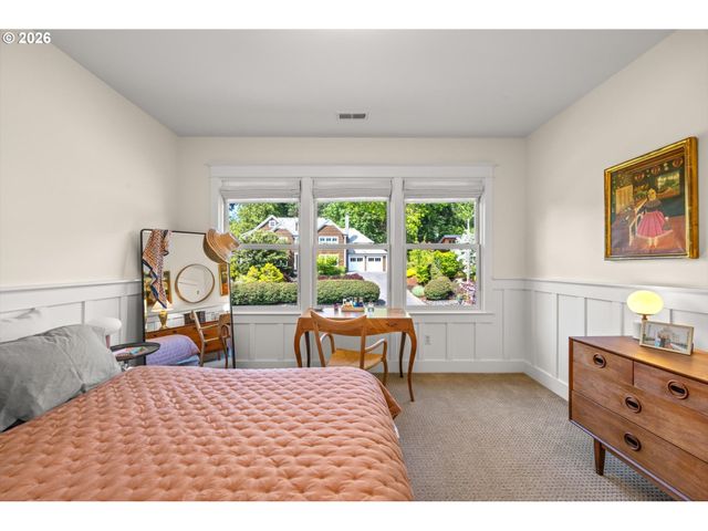 6228 Sw SWEETBRIAR Ct, Portland, OR 97221