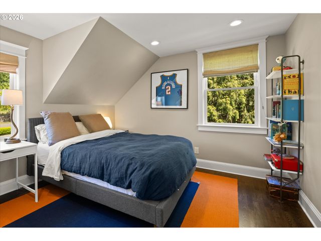 6228 Sw SWEETBRIAR Ct, Portland, OR 97221