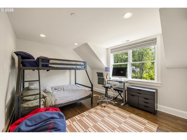 6228 Sw SWEETBRIAR Ct, Portland, OR 97221