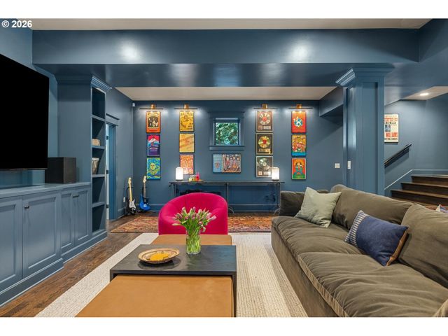 6228 Sw SWEETBRIAR Ct, Portland, OR 97221