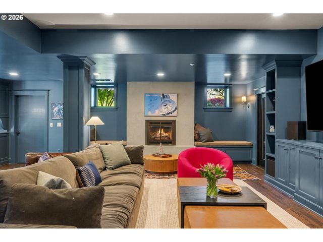 6228 Sw SWEETBRIAR Ct, Portland, OR 97221