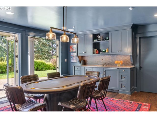 6228 Sw SWEETBRIAR Ct, Portland, OR 97221