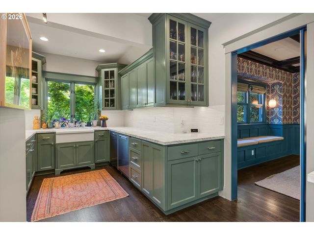 6228 Sw SWEETBRIAR Ct, Portland, OR 97221