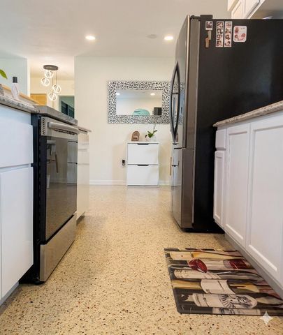 80 Cleveland Road, Lake Worth, FL 33467