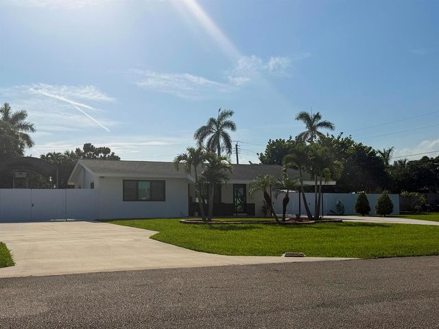 80 Cleveland Road, Lake Worth, FL 33467