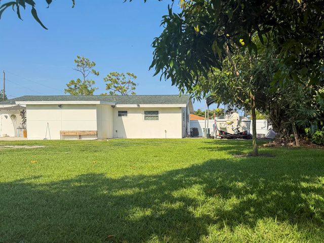 80 Cleveland Road, Lake Worth, FL 33467