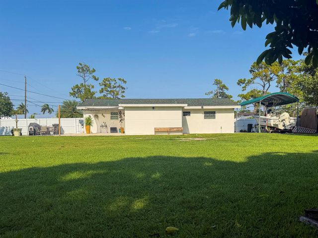 80 Cleveland Road, Lake Worth, FL 33467