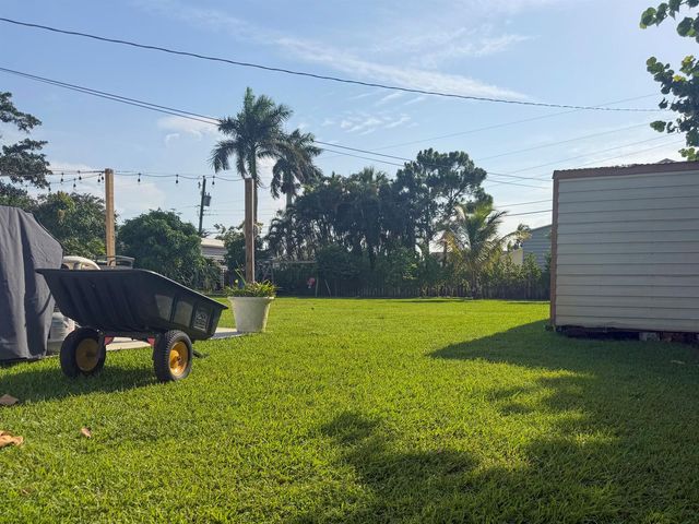 80 Cleveland Road, Lake Worth, FL 33467