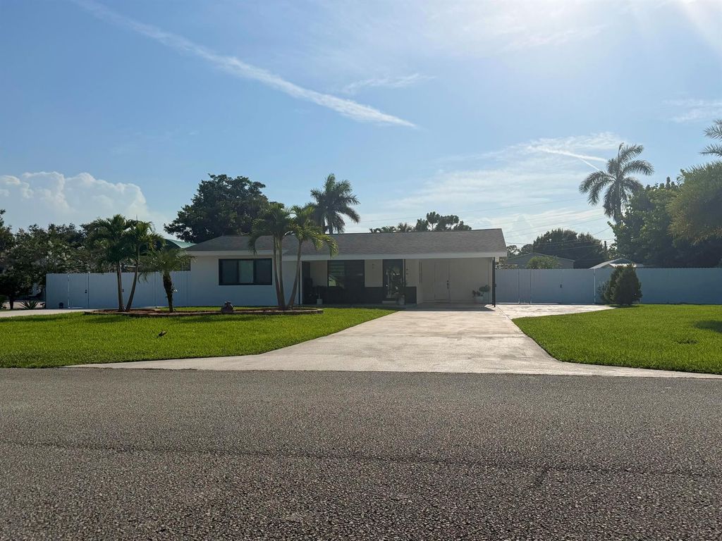 80 Cleveland Road, Lake Worth, FL 33467