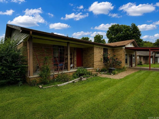 11 Glade Rd., Jacksonville, AR 72076