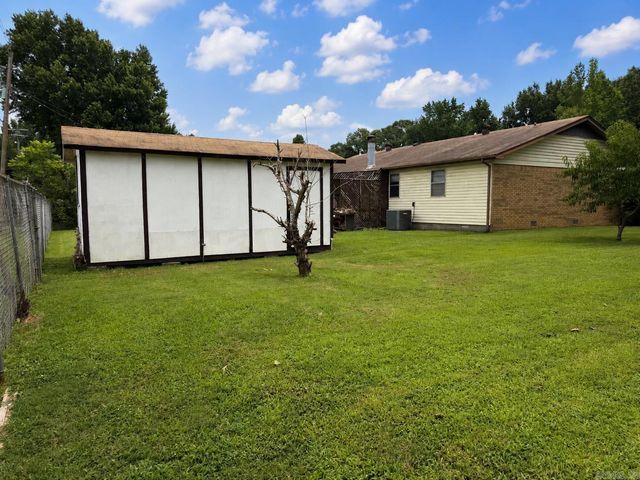 11 Glade Rd., Jacksonville, AR 72076